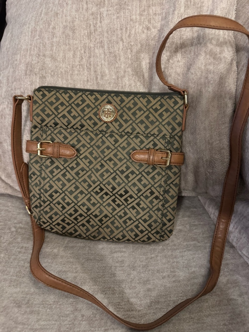 Tommy Hilfiger crossbody